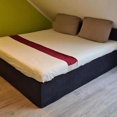 Helles Apartment In Berlin-Mariendorf מראה חיצוני תמונה
